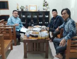 Sandeq Silumba 2025 Etape Kedua Disambut Meriah di Banua Sendana, Bupati Majene Bincang Santai dengan Warga