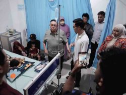 Salim S. Mengga Tunjukkan Kepedulian: Kunjungi dan Beri Dukungan untuk Remaja Kalukku yang Berjuang Lawan Tumor